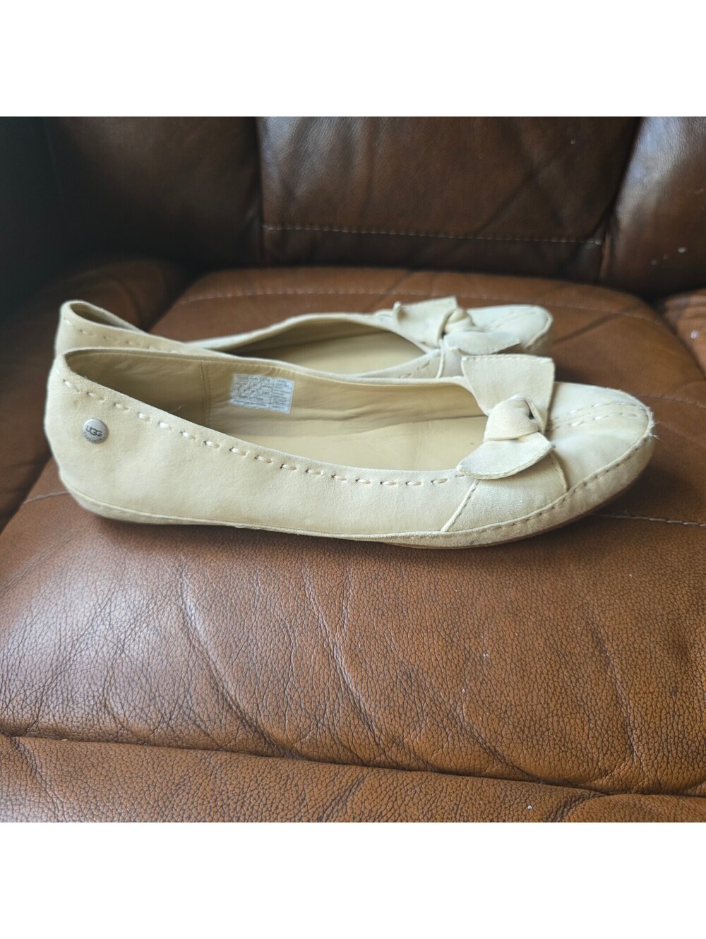 UGG Australia Cream Leather Bow Accent Ballet Flats Slip On Shoes Womens Size7.5